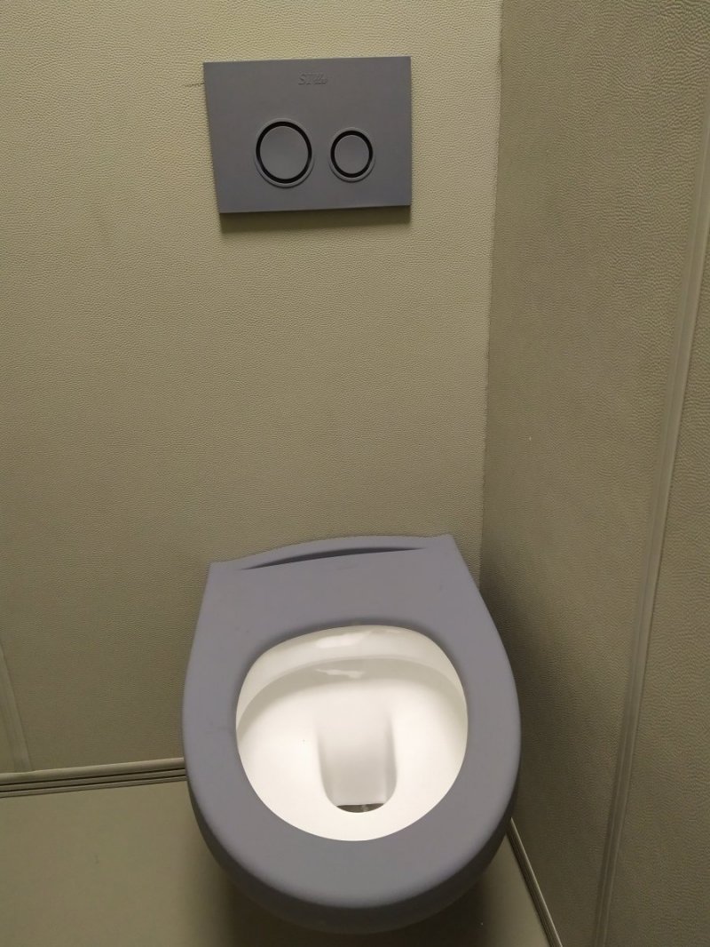 談話間軟包硅膠防撞馬桶.jpg
